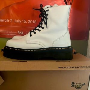 White doc martens US 10